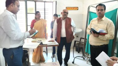 Photo of कानपुर : जिलाधिकारी ने सरसौल सामुदायिक स्वास्थ्य केंद्र का औचक निरीक्षण किया