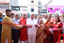 Photo of पुखरायां में कैबिनेट मंत्री राकेश सचान ने किया नवनिर्मित तुलसी प्लाजा का उद्घाटन; महानवमी पर गूंजे माता के भजन