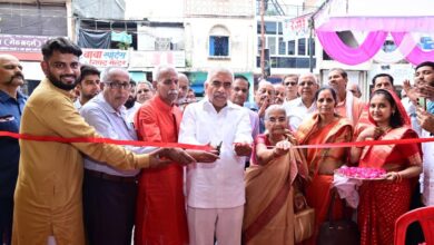 Photo of पुखरायां में कैबिनेट मंत्री राकेश सचान ने किया नवनिर्मित तुलसी प्लाजा का उद्घाटन; महानवमी पर गूंजे माता के भजन