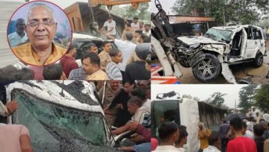 Photo of कानपुर देहात: पुखरायां के पटेल चौक पर ओवरलोड डंपर पलटा, कैबिनेट मंत्री के करीबी सहित दो की मौत; चालक फरार