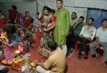 Photo of शरद पूर्णिमा की अनोखी शादी: पुखरायां में टेसू और झिझियाँ ने लिए सात फेरे!