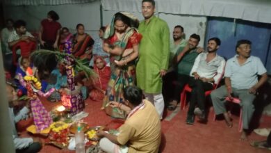 Photo of शरद पूर्णिमा की अनोखी शादी: पुखरायां में टेसू और झिझियाँ ने लिए सात फेरे!