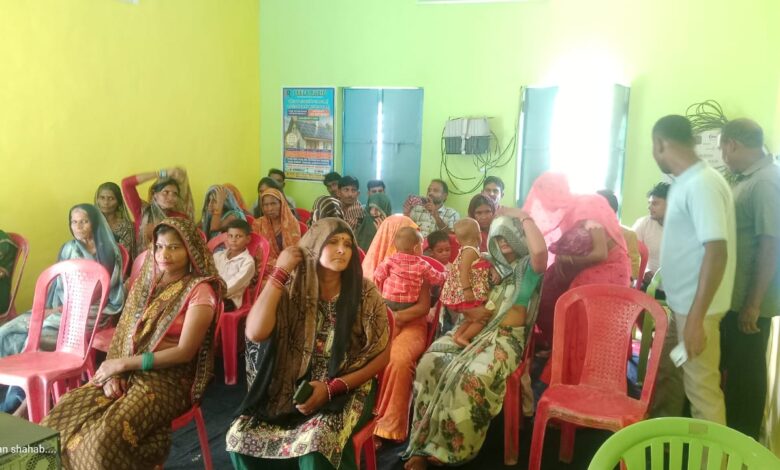 कानपुर देहात मिशन शक्ति जागरूकता चौपाल में महिलाएं