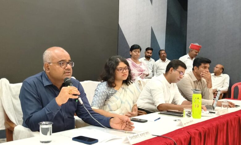विशेष संचारी रोग नियंत्रण एवं दस्तक अभियान माह-अक्टूबर 2025 हेतु द्वितीय अन्तर्विभागीय समन्वय बैठक संपन्न 3 photo 9 1 2