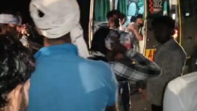 Photo of रसूलाबाद में ओमनी वैन ने दो मोटरसाइकिलों में मारी टक्कर,एक की मौत तीन घायल
