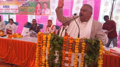 Photo of कानपुर देहात में मलासा धौकलपुर मार्ग का सांसद देवेंद्र सिंह भोले ने किया शिलान्यास