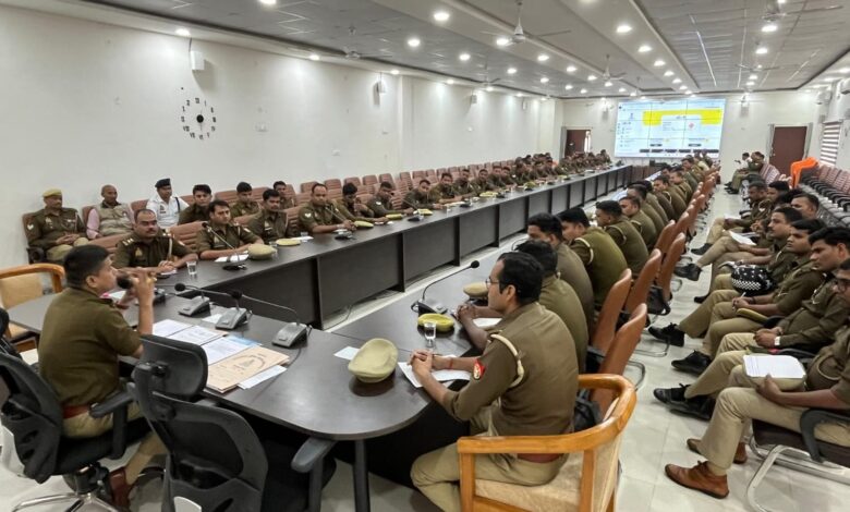 सड़क सुरक्षा सर्वोच्च प्राथमिकता: डीसीपी यातायात ने क्रिटिकल कॉरिडोर टीम के साथ किया प्रशिक्षण 1 WhatsApp Image 2025 11 13 at 20.43.26 6732df1b