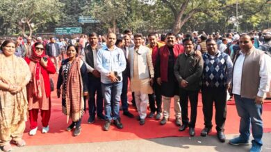 Photo of दिल्ली में शिक्षकों ने सरकार को दिया अल्टीमेटम, अध्यादेश लाकर टेट की अनिवार्यता रद्द करने की उठी मांग