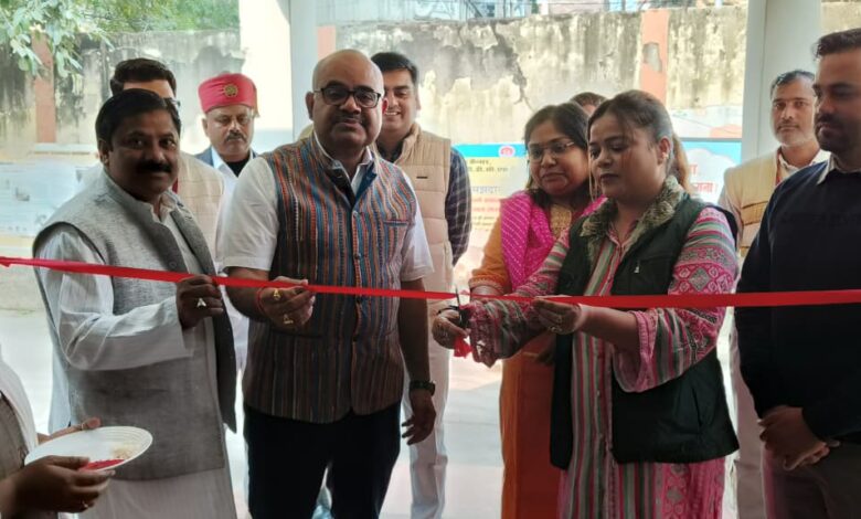 कानपुर : जिलाधिकारी ने ग्वालटोली पीएचसी में लिया फीडबैक 1 dm