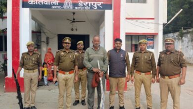 Photo of कानपुर देहात: डेरापुर में पिता ने पुत्र की लाइसेंसी बंदूक से गोली मारकर की हत्या,आरोपी गिरफ्तार