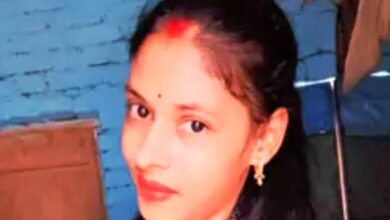 Photo of कानपुर देहात में नवविवाहिता ने संदिग्ध परिस्थितियों में की आत्महत्या,परिजनों ने ससुराल वालों पर लगाया उत्पीड़न का आरोप