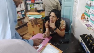 Photo of कानपुर में FSDA आयुक्त की औचक छापेमारी: भारी मात्रा में प्रतिबंधित कफ सिरप और ट्रामाडोल बरामद