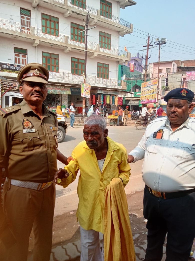 सुरक्षा और संवेदना का सफर: कानपुर देहात यातायात पुलिस का अनूठा जागरूकता अभियान 4 photo 47