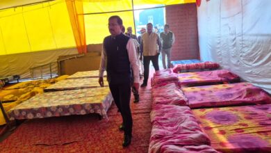 Photo of शहीद पार्क निर्माण में लापरवाही पर डीएम की फटकार, रैन बसेरों में CCTV व मोबाइल टॉयलेट लगाने के निर्देश 