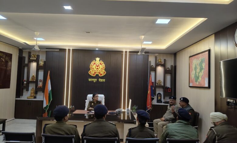 कानपुर देहात में पुलिस अधीक्षक ने कानून व्यवस्था की समीक्षा के बाद अकबरपुर थाने का औचक निरीक्षण किया 1 IMG 20251218 WA0020