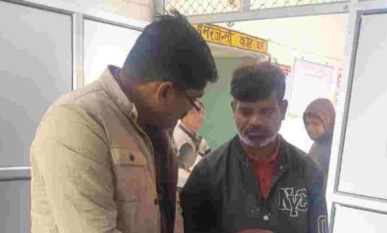 कानपुर देहात में बुजुर्ग ने गला रेतकर की आत्महत्या,गजनेर सीएचसी में इलाज के दौरान तोड़ा दम 1 Untitled design 4