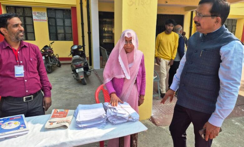 जालौन: जिलाधिकारी ने SIR अभियान की प्रगति समीक्षा, पात्र मतदाताओं को समय से फार्म जमा करने की अपील 3 dm jalaun