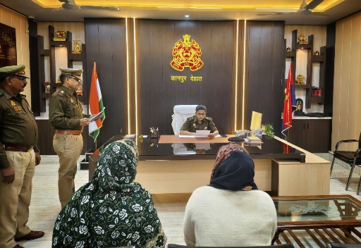 कानपुर देहात: एसपी श्रद्धा नरेंद्र पांडेय ने जनसुनवाई में सुनीं समस्याएं, मातहतों को दिए त्वरित निस्तारण के निर्देश 1 sp kanpur dehat jansunvai