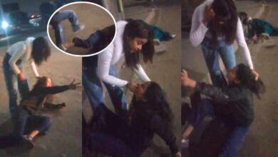 कानपुर: 'वो मेरा बाबू है...' बॉयफ्रेंड के लिए बीच सड़क पर दे दना दन, बाल पकड़कर घसीटा और बरसाए 11 थप्पड़ 5 Photo of कानपुर: ‘वो मेरा बाबू है…’ बॉयफ्रेंड के लिए बीच सड़क पर दे दना दन, बाल पकड़कर घसीटा और बरसाए 11 थप्पड़