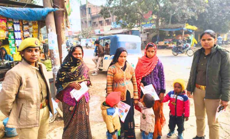 मिशन शक्ति 5.0 के तहत जागरूक करती कानपुर देहात पुलिस।