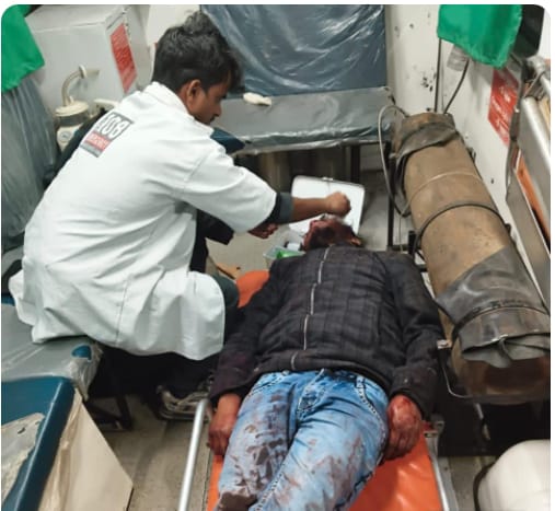 कानपुर देहात में तेज रप्तार कार डिवाइडर से टकराई,एक की मौत,एक घायल 1 IMG 20260103 WA0281
