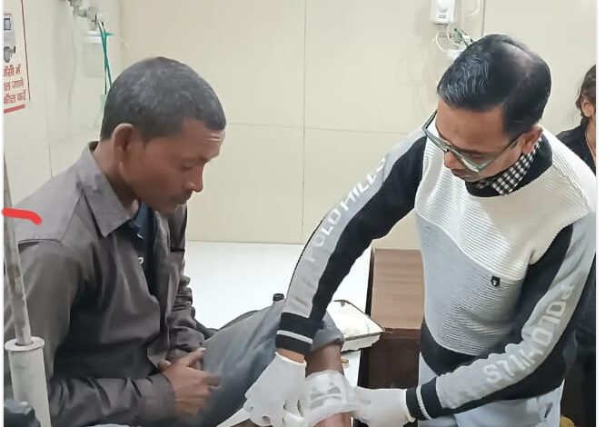 कानपुर देहात में आवारा कुत्ते के काटने से युवक घायल,भेजा गया अस्पताल 1 IMG 20260116 WA0285