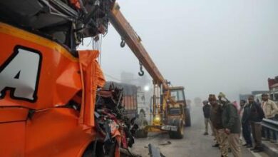 Photo of भीषण सड़क हादसा: दिल्ली से बनारस जा रही बस मैथा मोड़ पर टकराई, चालक-परिचालक घायल