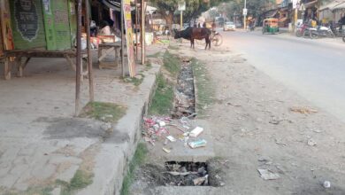 Photo of कानपुर देहात: डेरापुर गलुवापुर में नाली सफाई न होने से व्यापारी व ग्रामीण परेशान