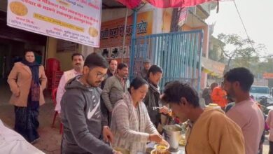 कानपुर देहात: सेवा संस्था द्वारा मकर संक्रांति पर खिचड़ी का वितरण 10 Photo of कानपुर देहात: सेवा संस्था द्वारा मकर संक्रांति पर खिचड़ी का वितरण