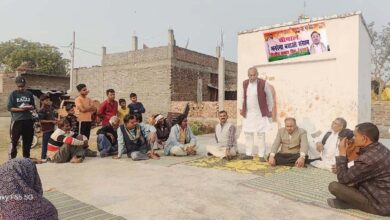 Photo of कानपुर देहात: राजपुर के गुरदही बुजुर्ग में कांग्रेस ने लगाई मनरेगा बचाओ चौपाल