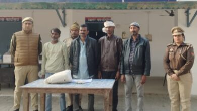 Photo of कानपुर देहात: झाड़ियों में सजी थी जुए की फड़, भोगनीपुर पुलिस ने घेराबंदी कर 4 जुआरियों को दबोचा