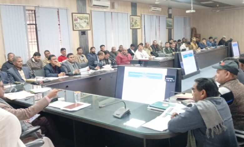 कानपुर देहात: जिलाधिकारी ने की वित्तमान निर्धारण 2026-27 हेतु बैठक, दिये निर्देश 1 केसीसी ऋण निर्धारण बैठक कानपुर देहात 2026