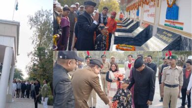 Photo of कानपुर देहात: जिलाधिकारी ने कलेक्ट्रेट परिसर में किया ध्वजारोहण, दिलायी शपथ