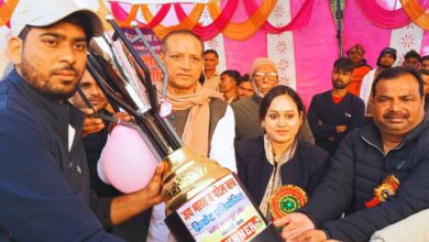 Photo of कानपुर देहात: बरौर टूर्नामेंट में अकबरपुर का ट्रॉफी पर कब्जा,फाइनल में मोहम्मदपुर को हराया
