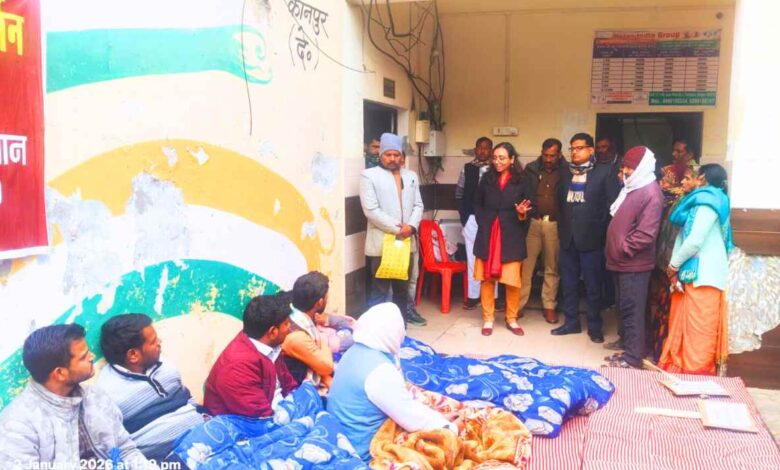 रनियां नगर पंचायत कार्यालय में सभासदों से वार्ता करतीं एसडीएम नीलिमा यादव।