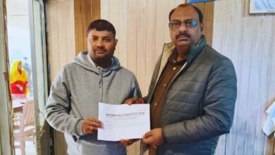 Photo of कानपुर देहात: हैकिंग का शिकार हुए व्यक्ति के वापस मिले 35 हजार रुपये, शिवली पुलिस की बड़ी कामयाबी