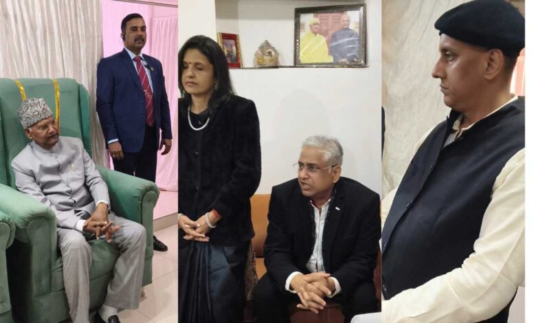 वित्त एवं लेखाधिकारी से मिले शिक्षक आयकर कटौती और लंबित देयकों पर हुई चर्चा