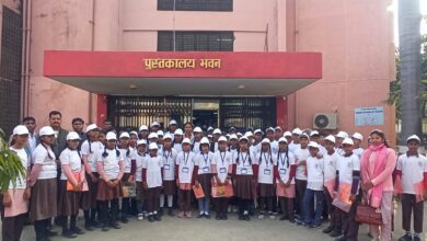 Photo of परिषदीय स्कूलों के छात्रों ने किया शैक्षणिक भ्रमण: सीएसए विश्वविद्यालय के गौरव स्थल और विभागों का किया अवलोकन