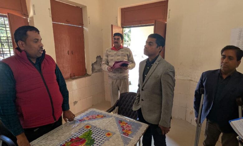 मुख्य विकास अधिकारी ने किया अकबरपुर विकासखंड कार्यालय का निरीक्षण, दिए आवश्यक दिशा-निर्देश 1 अकबरपुर ब्लॉक निरीक्षण कानपुर देहात
