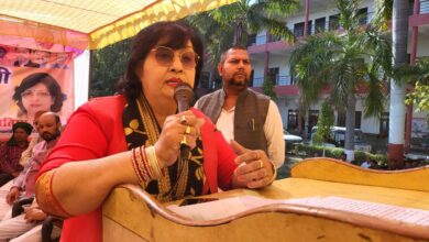 Photo of कानपुर देहात: प्रतिभा शुक्ला ने किसानों से किया संवाद, बजट और नई योजनाओं की दी जानकारी