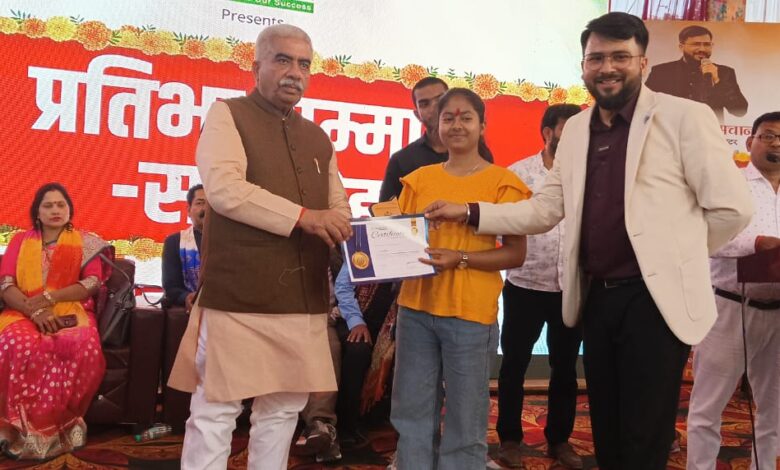 किशोरपुर में होली मिलन व प्रतिभा सम्मान समारोह में उमड़ा जनसैलाब 1 IMG 20260301 WA0465