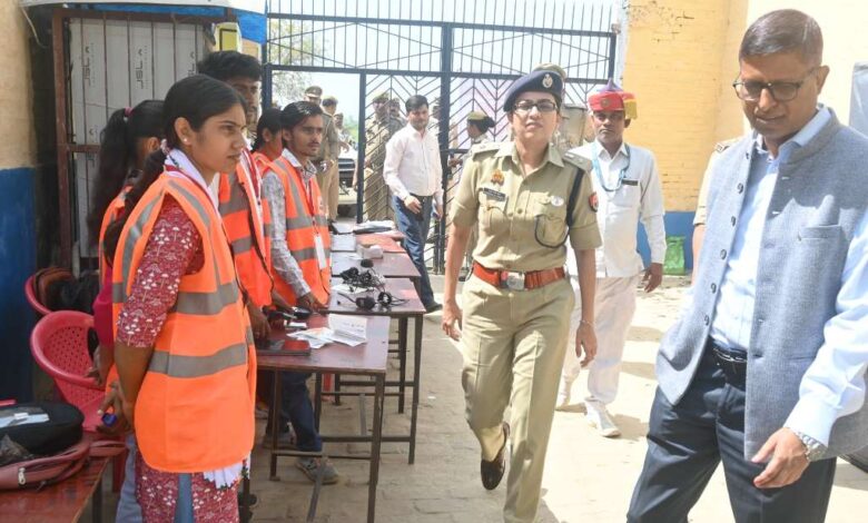यूपी पुलिस भर्ती परीक्षा को लेकर प्रशासन सख्त: जिलाधिकारी और पुलिस अधीक्षक ने खुद संभाला मोर्चा 1 IMG 20260314 135100
