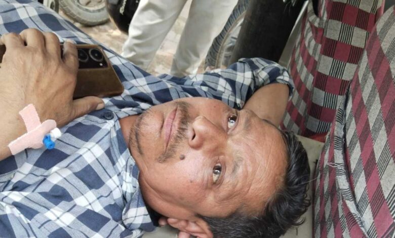 घायल सेल्समैन बलवीर सिंह।