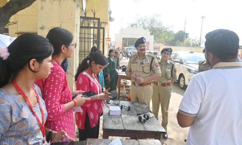 एडीजी, डीएम और एसपी ने परखी सुरक्षा व्यवस्था: यूपी पुलिस भर्ती परीक्षा की शुचिता बरकरार रखने के लिए आला अधिकारियों ने संभाला मोर्चा 3 दरोगा लिखित परीक्षा कानपुर देहात