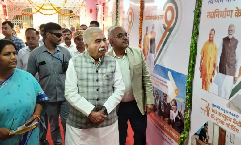 नवनिर्माण के 9 वर्ष प्रदर्शनी कानपुर।