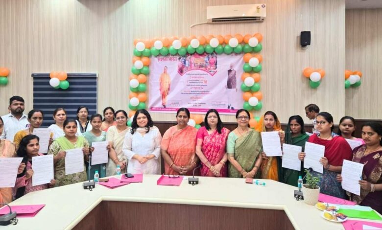 नियुक्ति पत्र वितरण एवं लोकार्पण समारोह कानपुर नगर