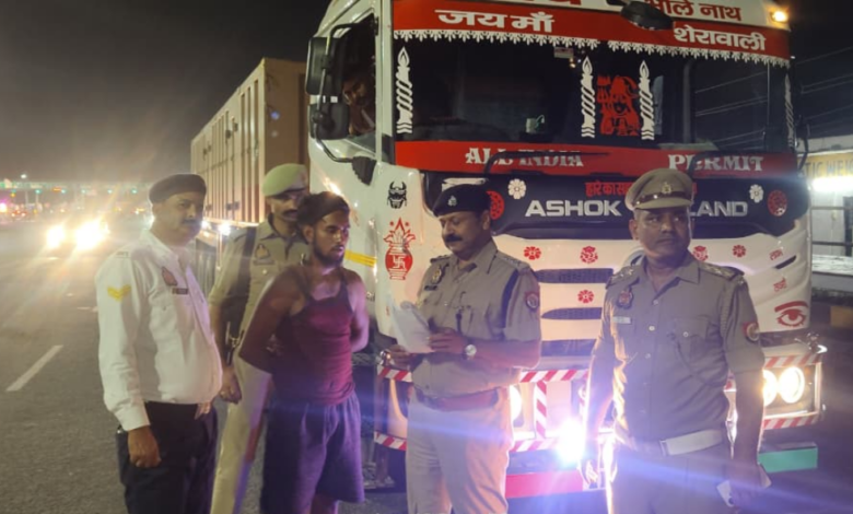 अवैध खनन और ओवरलोडिंग के खिलाफ पुलिस का कड़ा प्रहार: सघन चेकिंग से माफियाओं में हड़कंप 1 aman yatra website formate 5