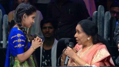 Photo of विदाई की बेला: थमी सुरों की तान, पर सौम्या की चोटियों में जिंदा रहेगी आशा ताई की ममता।