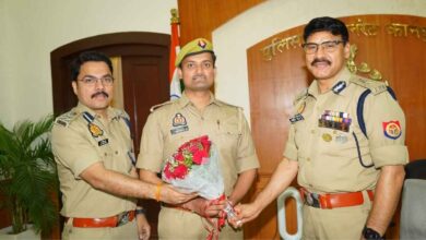 Photo of सिपाही से अधिकारी तक का सफर: कानपुर पुलिस के आरक्षी आशीष शुक्ला बने कॉमर्शियल टैक्स ऑफिसर