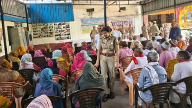 Photo of कानपुर देहात: पुलिस अधीक्षक ने वृद्धाश्रम में बुजुर्गों के बीच बिताया समय, सुरक्षा और सुविधाओं का लिया जायजा